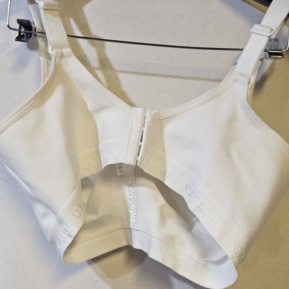 Cacique White Wireless Bra - Picture 6 of 6